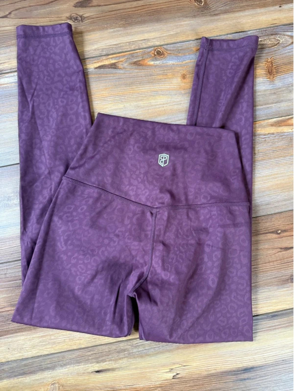 Born primitive leggings size small